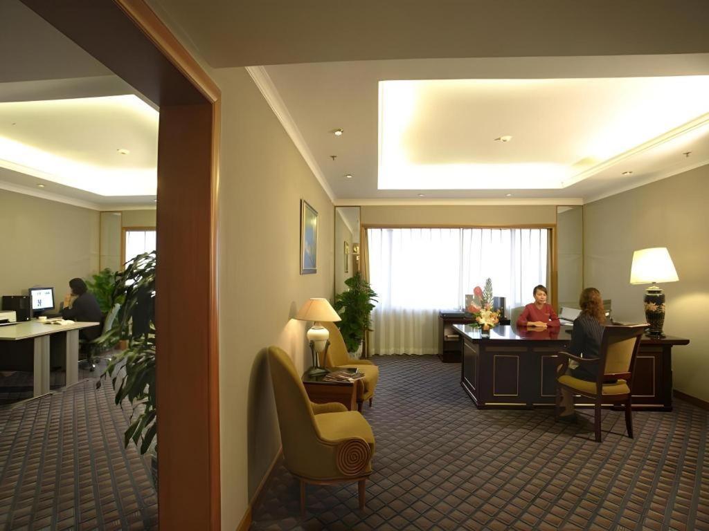 Capital Hotel Пекин Екстериор снимка